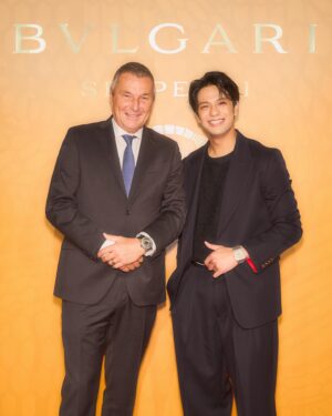 Win Morisaki Instagram - ブルガリのアイコン、「セルペンティ」の75周年を記念したブルガリ セルペンティ 75周年。 時を超えて紡がれる無限のストーリー展。ワクワクしながら伺いました。
見応えがあって見入ってしまうほどのハイジュエリー、 
アーカイブピースやアート作品の展示、そしてブルガリのカフェなど、優雅でゴージャスな時間を過ごせますよ^ ^
表参道で11月9日から26日まで開催です。
是非、半世紀を越えた輝きに満たされてくださいな^ ^

#PR
#Bulgari
#BulgariJewelry
#Serpenti75
#Serpenti