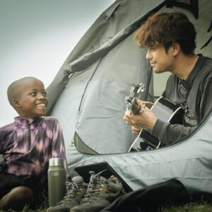 Win Morisaki Instagram - 初のアフリカ、初のウガンダ！
音楽が言葉を越え、国境を越え、そして僕らを結びつけてくれました！音楽の力の偉大さ、改めて実感した旅でした！是非、世界は広くてこんなにも希望に溢れてる事、配信でご覧くださいませ^ ^

For the first time in Africa and the first time in Uganda.
Music that surpasses language, and borders, to connect us!
This is a journey that made me once again realize the greatness of the power of music!
Please take a look at Jyanna World's broadcast video and witness how big and full of hope the world is ^ ^

photo by Sayoko Narita
@s.n.d_walk 

#awanomiya
#uganda
#jyannaworld
#morisakiwin
