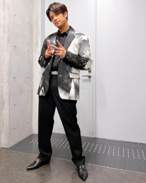 Win Morisaki Instagram - カル最、最強でした！
楽しかった！！
ずっと歌いたかった曲も歌えて本当に幸せですな！！
皆様、ご来場ありがとうございました！
是非、放送もお楽しみに！！

#ミュージカルは最強です
#カル最
#森崎ウィン
#MORISAKIWIN