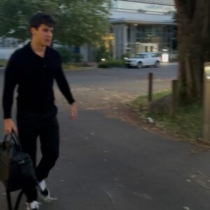 Wincent Weiss Instagram - Heute geht es los das große Finale von @thevoicekids 😱🔥 Schaltet ein und ab 20:15 könnt ihr auf Sat 1 für euren Favoriten voten!
