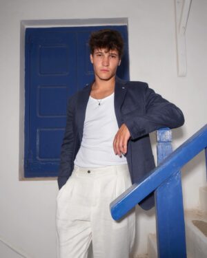 Wincent Weiss Instagram - Mykonos dump😃 Danke für die tolle Zeit @tommyhilfiger #tommyhilfiger #tommyfamily