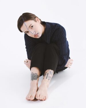 Winona Guyon Instagram - Capturing moments with a non-binary individual was truly magical! It was amazing to capture their essence as simply a human being. Everyone deserves to be seen and celebrated just as they are! Oneness! 📸🌈 

Model: @w9nda 
MUA & stylist: @yaltina 
Photographer: @belindastoephotography 
Studio: @studiogreenpix @greenpix.se 

#nonbinary #diversity #photography #humanity