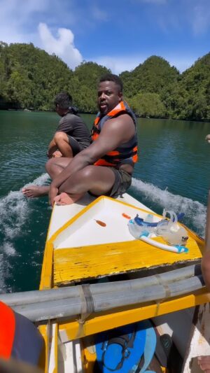 Winston Duke Instagram - Making moves … 

#winstonduke #islandhopping #islandhopper