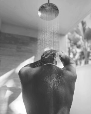 Winston Duke Instagram - We’re all sexy men who happen to be alive …🤷🏾‍♂️