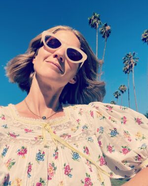 Winter Ave Zoli Instagram - Feeling very 1966...and digging it 😎