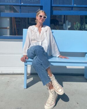 Winter Ave Zoli Instagram - October in sunny California ☀️💙🤍