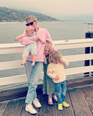 Winter Ave Zoli Instagram - Happiest Mother’s Day to the mamas, caretakers, whose love, nurturing and dedication never fails. To the frazzled and exhausted, who get up day after day to make sure theirs are cared for, out of boundless love, this world is better because of you 🙏🏻💕
