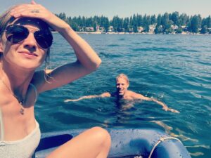 Winter Ave Zoli Instagram - Lake life 💙