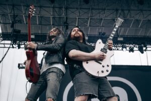 Wolfgang Van Halen Instagram - Doing the thing 🎸 

Come hang with us! We’re playin’ all over the damn place with Metallica/Pantera & with Alter Bridge/Sevendust! 

Check the dates on MammothWVH.com to see if we’re near ya. Link in bio!

See you soon! 😉 

📸: @awkwardhumanphotographer