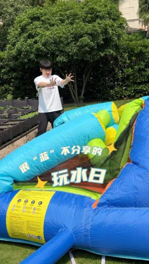 Wong Cho-lam Instagram - 玩水的季節到咯！