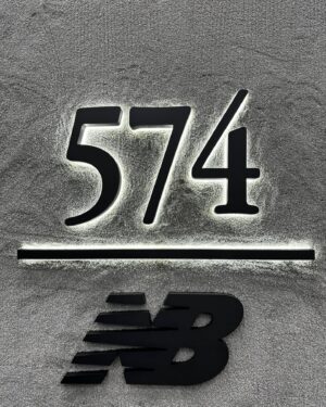 Woo Min-kyu Instagram - 뉴발란스 팝업 스토어에 다녀왔습니둥💕

#newbalance574  #뉴발란스574 #뉴발란스 #nb574
