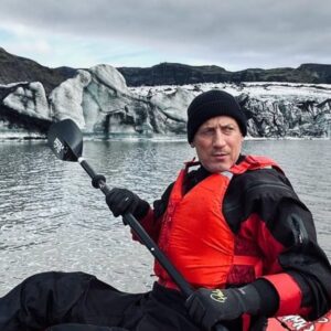 Wotan Wilke Möhring Instagram - Eisiges Island! Love this Country!! HEUTE GLEICH! 19:30 TERRA X ZDF.#island #iceland #awesone #glaciers #are #gone #preserve #nature #ourplanet #respect #nature