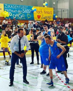 Wotan Wilke Möhring Instagram - HEUTE !!! GLEICH!!!IMMER!!! RTL 20:15 wiederholt zur Woche ( warum so kurz??) der inklusion „Weil wir Champions sind“ . Ein MUSS!!! #inklusion #unity# different #gut #champions #basketball #rtl #love #and #live