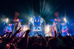 Wouter Janssen Instagram - No words can describe the love we feel. The amount of gratitude we have to all the fans who have been supporting for almost 2 decades. Yesterday was one of the highlights of our career, playing in front of 65.000 aussies. We are reminded of where we have come from and so excited about what’s next…. We love you 🇦🇺 #knockout2023