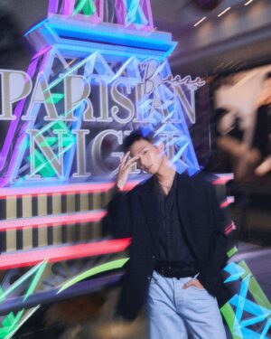 Wu Nien-hsuan Instagram - 2024.5.10
生日當天參加微風浪漫巴黎之夜真的有夠浪漫，鮮花配鐵塔，還有貼心驚喜，留下美麗回憶。🍷🗼🌹
謝謝邀請，我愛今晚🫶

#2024微風浪漫巴黎之夜 #BreezeParisianNight 
@BREEZECENTER
👔👖 @alexanderwangny 
💇 @four_janet 
💄 @miss.naomi_makeup 
🍷 @lan_a_lan 
📷 @bill7760photo