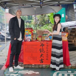 Wu Nien-hsuan Instagram - #那些你不知道的我
這次的演出角色職業是從沒接觸過的，可說是幻想了十年之久，終於美夢成真，心情是既期待又興奮，而我很喜歡和慶幸導演在前期的準備工作中，把大家聚在一起，在同樣的基底，用最短的時間，一起把劇本內容到角色細節訂定的更精確、挖的更深，演員在彼此角色心中的定位活生生的立在一個位置，而燒腦懸疑的題材再幾度翻轉後，將會看到人性最不堪的一面，同時又凸顯最容易被忽略的「人的溫暖」
與一眾厲害的優秀演員和工作團隊一起創作很讓人安心，也希望自己在這部戲可以學習到不少，我們會努力，請大家拭目以待。