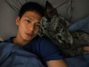 Wu Nien-hsuan Instagram - 祝大家都有個美好的明天 Night night 💤 
#dog #daughter #bed #night