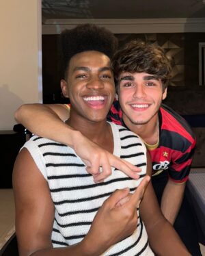 Xande Valois Instagram - 1.9 muito abençoado e calmo 🍀❤️