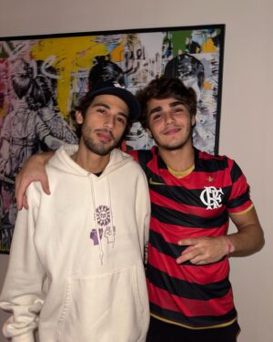 Xande Valois Instagram - 1.9 muito abençoado e calmo 🍀❤️