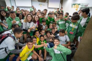 Xande Valois Instagram - Iniciamos a semana com uma visita muito visita especial no Instituto Neymar Jr. nesta terça-feira! O ator @xandevalois conheceu nosso projeto social e compartilhou momentos de muito carinho e simpatia com as nossas crianças. Foi um dia de alegria e inspiração para todos! Agradecemos pela visita, Xande! Volte sempre! 💛💚 

We started the week with a very special visit to Instituto Neymar Jr. this Tuesday! Actor @xandevalois met our social project and shared moments of great affection and sympathy with our children. It was a day of joy and inspiration for everyone! Thanks for visiting, Xande! You’re always welcome! 💛💚

#institutoneymarjr #neymarjr #projetosocial
