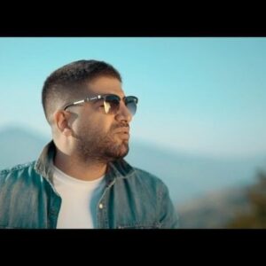 Xaniar Khosravi Instagram - _
آهنگ و موزيك ويديو "قاب عكس خالى" منتشر شد و از الان ميتونين آهنگ رو از كانال تلگرام خودم دانلودش كنين و موزيك ويديو رو هم در كانال يوتيوب خودم ميتونين ببينين.
خيلى دوست داشتم كه اين آهنگ رو منم اجرا كنم و بالاخره اين كار رو انجام دادم. ممنونم از سيروان كه موافقت كرد اين آهنگ به اين صورت اجرا بشه. 
اين دومين سينگل ترك از آلبوم "آكوستيك" هست كه به زودى منتشر ميشه.
اميدوارم كه دوستش داشته باشين❤️

Director: @mohsen.motefakeriyan

Lyrics: @xaniarkhosravi
Melody: @sirvankhosravi & @xaniarkhosravi
Arrangement: @behnamrahnamamusic
Mix & mastering: @sirvankhosravi

Cover art: @doupstudio 

#xaniar #xaniarkhosravi #sirvan #sirvankhosravi #ghabeaksekhaliacoustic
#availablenow