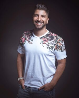 Xaniar Khosravi Instagram - _
زندگى رو با انرژى ادامه بدين ❤️
📷 @behrouz_sasani 
#xaniar #xaniarkhosravi