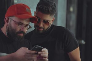 Xaniar Khosravi Instagram - كار بلدِ آدم حسابى👌🏻

قراره كلى كار خفن ديگه با هم انجام بديم 💪🏻🔥

#xaniar #xaniarkhosravi #Gelofenbehindthescene #mohsenmotefakeriyan