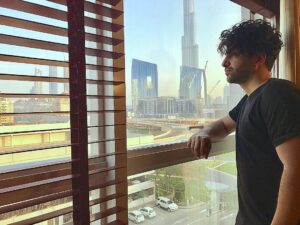 Xaniar Khosravi Instagram - وقتى خواستى همه چيو رها كنى و تسليم بشى، فكر كن كه اولش به خاطر چى شروع كردى؟ 
قيد يه چيزايى رو نميشه زد...
#xaniar #xaniarkhosravi