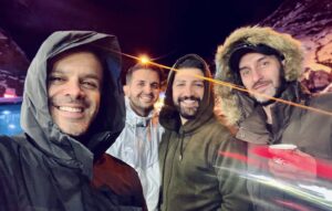 Xaniar Khosravi Instagram - _

تو جاده، تو سرما 🥶

#xaniar #xaniarkhosravi #sirvan #sirvankhosravi