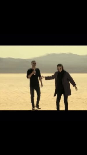 Xaniar Khosravi Instagram - _

انقدر این قسمت سکانسهای جذاب و درخشان داشت که خیلی سخت بود فقط یکیشو بخوام انتخاب کنم. 

سارا بهرامی و سیروان خسروی دمتون گرم 🔥🔥 
مرتضی غفوری عزیز، فیلمبردار درجه یک دم شما گرم 🔥
پیام آزادی، دم شما گرم که با موزیکای خفنت کارو‌ ترکوندی🔥

و در نهایت

مصطفی تقی‌زاده، کارگردان کاربلد و حرفه‌ای دمت گرم 🔥❤️

کلی کیف کردیم این قسمت ❤️❤️

@sara.bahrami.official
@sirvankhosravi 
@mostafataghizade 
@morteza.ghafouri
@payam.azadiii