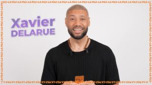Xavier Delarue Instagram - Retrouvez prochainement mon nouvel invité, Xavier Delarue. Cet ancien basketteur professionnel s'est fait connaître dans la première saison de Secret Story en 2007, où il partageait le secret "Nous sommes en couple" avec son ex-femme Tatiana-Laurens.

Depuis, celui qui a occupé pendant quatre ans le rôle d'Antoine Valès dans la série "Les Mystères de l'Amour" s'est lancé dans le one-man show. Il sera d'ailleurs sur scène le 14 juin 2024 et le 28 juin prochain au Cabaret Républic dans son spectacle "Origine", où il reviendra sur son parcours atypique.