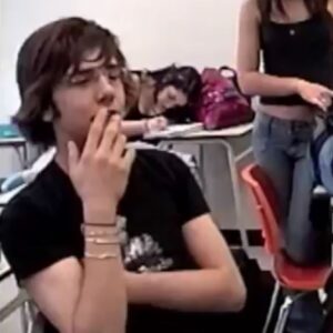 Xavier Dolan Instagram - Hide your wives...... spring of 2006. SWIPE for overly macho energy and a message to the Class of 2020... ///////////////////// Me voici en 2006! Balayez pour quelques captures d’écran gênantes et un message à la promotion de 2020.
