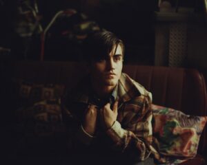 Xavier Dolan Instagram - I’m excited. The Night Logan Woke Up, on @clubillico and @canalplus soon. Other news coming soon. 

J’ai tellement hâte… La Nuit où Laurier Gaudreault s’est réveillé, sur @clubillico et @canalplus bientôt. D’autres nouvelles suivront bientôt.