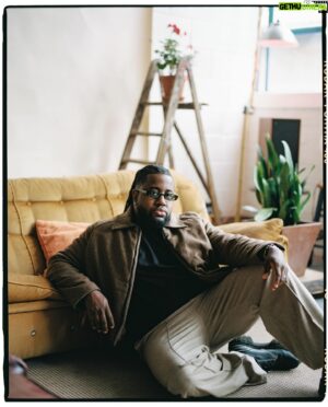 Xavier Omär Instagram - My favorite shot solo from me and @elhae ‘s digital cover shoot & interview with @thefloormag for March ‘24. See the full story at my link. More new music from us, together & solo, coming this year. ✨🫶🏾✨ 

Shoot details: 
Photography & Creative Direction: @narcography 

Assistant Creative Direction: @koladetladipo 

Styling: @lifeofkors 
Assistant & On Set Styling: @nnenna_maria 

Interview & production: @opsxods 

Social Media content: oyindarling

Runners: @reagram & @sabrina_skyefm