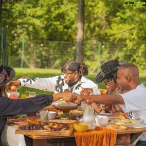 Xavier Omär Instagram - Say grace. 🙏🏾‘Sunday Dinner: Texas’ is almost ready | thank you @ourfrequency & @spotify for this incredible experience. |

Dir: @natethedirector 
BTS: @uninnocentbystander