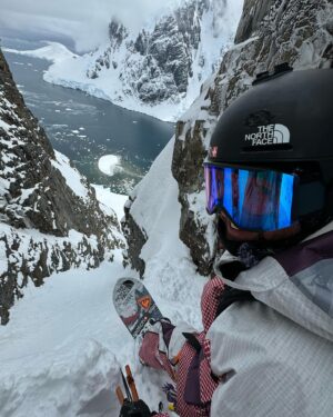 Xavier de le Rue Instagram - Pretty nice audience at the bottom of the line 🤩.
Those@pinguins are insane!
We got a bit of fresh  but not enough so it seems to be making things a bit tricky for now on what we have ridden. 
More snow should make it much nicer. 
@thenorthface