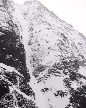 Xavier de le Rue Instagram - You are going to laugh at me, but after only 3 days of riding being in the Lofoten I fell miserably walking on the parking lot with my surfboard under my arm and...broke 3 ribs both in the front and in the back....
Pretty ironic getting hurt like that 2 hours after having been in a pretty exposed place in one of those couloirs.
So I have gone back home in @verbier for a few weeks to rest. Pretty frustrating, but it was so stupid to get hurt like this that I imagine it must have been for a reason.
The plan is to get back up there in two three weeks. 🤞 @swatch
@rossignol 
@smithoptics 
@blacksheepvan 

📸 @nathanpyr