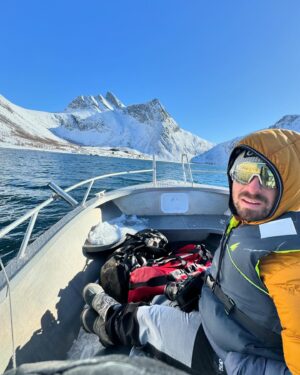 Xavier de le Rue Instagram - Still cruising along the Senja shores.
Lots of runs in the box, sorry haven’t had time to defuse it all but it’s coming.
Pretty cold temperatures here (-8 Celsius average) but at least it makes us be able to ride all different aspects. 

More coming soon🫵

#roamer by @swatch