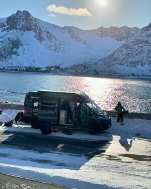 Xavier de le Rue Instagram - Still cruising along the Senja shores.
Lots of runs in the box, sorry haven’t had time to defuse it all but it’s coming.
Pretty cold temperatures here (-8 Celsius average) but at least it makes us be able to ride all different aspects. 

More coming soon🫵

#roamer by @swatch