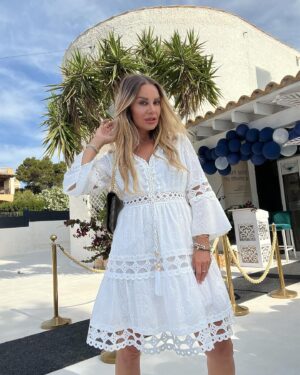 Xenia Seeberg Instagram - Feier-Abend. Also kurz zum Dinner ins Shiva Beach Club gegenüber.  Noch ein paar Tage sind wir hier für Arnes Patienten auf der Insel. Dann sehe ich endlich meinen geliebten Schatz @philias wieder in Berlin. I miss you so much…! 
#mallorca #expatlife #expatmom #missyou #beinthemoment #liveyourlife