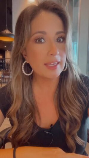 Ximena Rubio Instagram - ¿Comprar o no comprar productos en oferta? #XimenaRubio #Dinero #invertir #finanzas #libertadfinanciera #educacionfinanciera #riqueza #abundancia #prosperidad #educacion #emprendedor #emprendimiento #emprendedores #emprendedora #negocios #negocio