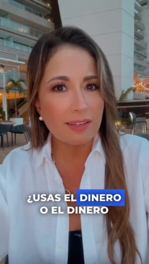 Ximena Rubio Instagram - ¿Usas el dinero o el dinero te usa a ti? #XimenaRubio #Dinero #invertir #finanzas #libertadfinanciera #educacionfinanciera #riqueza #abundancia #prosperidad #educacion #emprendedor #emprendimiento #emprendedores #emprendedora #negocios #negocio