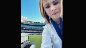 YOSHIKI Instagram - A lot going on.. at Dodgers Stadium in LA.
Glad to see Shohei Ohtani, Yoshinobu Yamamoto, Hello Kitty!
And I played the National Anthem and Endless Rain!
国歌も弾いて、hello Kitty や選手にもう会えて光栄､情報量が多くて夢の中にいるみたい🥹🎀

#yoshikitty サンリオキャラクター大賞エントリー中❤️‍🔥今日も @yoshikitty_official に投票よろしくね！ 

https://ranking.sanrio.co.jp/characters/yoshikitty/

 PC・スマホ・タブレット端末で投票ができるよ!

Yoshiki

#Dodgers #DodgerStadium #shoheiohtani #大谷翔平 #yoshinobuyamamoto #山本由伸 #ドジャース #yoshiki #xjapan #itfdb #nationalanthem #国歌斉唱 #アメリカ国歌