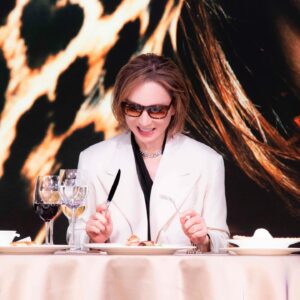 YOSHIKI Instagram - 記者会見、なんとが乗り切った。
ファンのみんな、記者の皆さん、ありがとう。
ディナーショーで会おうね!

Somehow the press conference went well.
Thank you to all the fans and reporters.
See you at my Dinner shows!

Yoshiki 🌹

“今年、夏 8月 開催決定！
『EVENING / BREAKFAST with YOSHIKI 2024 in TOKYO JAPAN』will be held this summer!
第1次先行抽選受付開始!
【受付URL】
https://jp.yoshiki.net/info/5211/

楽天カード 第1次先行抽選受付中 【受付URL】
https://rakuten-card.co.jp/e-navi/

Apply now for the 1st round lottery with RakutenCard YOSHIKI Design.
[Reception URL]
https://www.yoshiki.net/dinnershow2024 

#YOSHIKI #楽天カード #YOSHIKIデザイン #YOSHIKIディナーショー #YOSHIKIディナーショー2024
#ディナーショー #EveningWithYOSHIKI #BREAKFASTwithYOSHIKI #世界一豪華なDINNERSHOW
#DinnerShow #vip #WorldsMostLuxuriousDinnerShow #ybyyoshiki #yoshikichampagne #yoshikipommery #yoshikimono #maisonyoshikiparis #yoshikitty