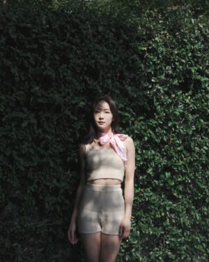 Ya-Gi Lai Instagram - 🎀🫶🏻🌿
「我們擁有的最大的自由，就是可以選擇如何回應發生的事。」-The Boy, the Mole, the Fox and the Horse

我是雅琪，想透過小小的影響力，在10.22國際乳癌防治日這天跟女孩們說，關注自己的身體變化是每一位女性愛自己最直接的表現，醫療科技不斷進步，面對乳癌，放棄從來不是選項。
願所有堅強的心，都能好好放心 ❤︎‬

三陰性乳癌完整影片🔗 https://lihi3.cc/3QGT0

Photo @jocelyn_0120 @flaneues_120 
#三陰性乳癌 #乳癌防治 #國際乳癌防治月