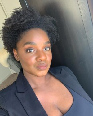 Yaani King Mondschein Instagram - Ready for the week. It’s gonna be a good one. ✨😉 #CuzIsaidSo