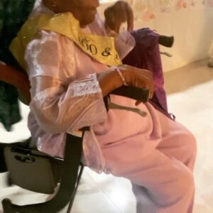 Yaani King Mondschein Instagram - THIS IS 1️⃣0️⃣0️⃣ YEARS OLD! My maternal grandmother, GrandMary, is 100 today and we celebrated her in ALL of her lilac organza glory this weekend! What an honor, privilege and a blessing to have her sharp as a tack and able to enjoy this celebration of her life! Grandmary, It is not lost on me given what this past 11 months has been like, how fortunate we all are to have you here. Thank you for the crocheting, knitting, baking, gummy arms and crazy ass thumb! IYKYK😜The ultimate shoulder dancer is a century. Wow! 
#OurFirstCentenarian 🎂