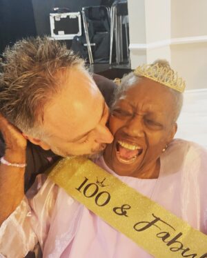 Yaani King Mondschein Instagram - THIS IS 1️⃣0️⃣0️⃣ YEARS OLD! My maternal grandmother, GrandMary, is 100 today and we celebrated her in ALL of her lilac organza glory this weekend! What an honor, privilege and a blessing to have her sharp as a tack and able to enjoy this celebration of her life! Grandmary, It is not lost on me given what this past 11 months has been like, how fortunate we all are to have you here. Thank you for the crocheting, knitting, baking, gummy arms and crazy ass thumb! IYKYK😜The ultimate shoulder dancer is a century. Wow! 
#OurFirstCentenarian 🎂