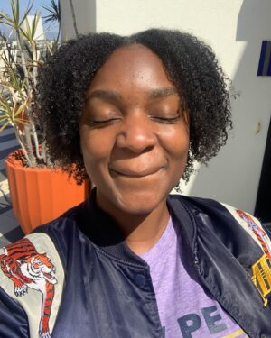 Yaani King Mondschein Instagram - Hey y’all! It’s been a while! 👋🏾💁🏾‍♀️ #washDay #FeltCute