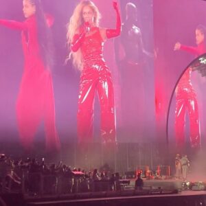 Yaani King Mondschein Instagram - HAPPY BIRTHDAY TO THE QUEEN @beyonce!!🐝🎂
 As her official lead backup dancers- MelKiYaancé - we went to support her Saturday night. Due to unexpected pinky toe injuries we couldn’t perform but it was still a good show…😬
Life changed. 
Inspiration unlocked. 
Love deepened. 
#RenaissanceWorldTour